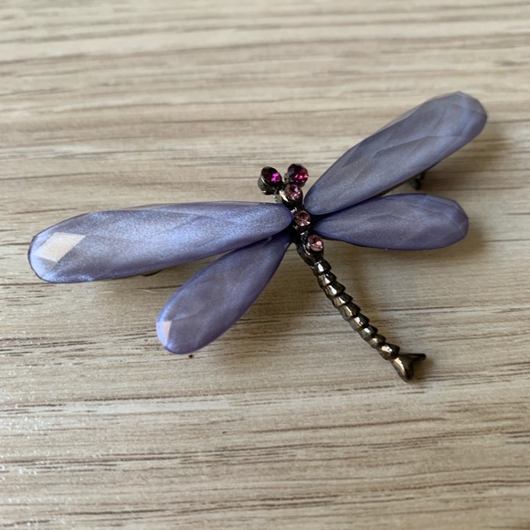 Crystal Purple Butterfly Brooch - Picture 5 of 6